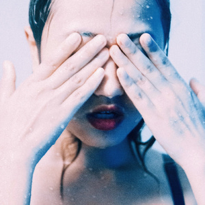 国模被摄影师啪啪呻吟
